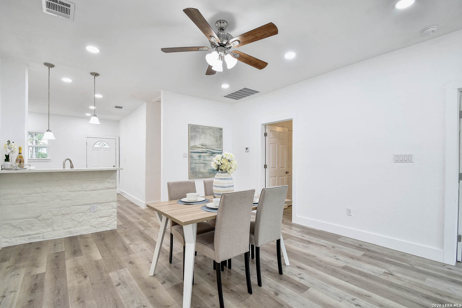 911 W Wildwood Drive San Antonio TX 78201