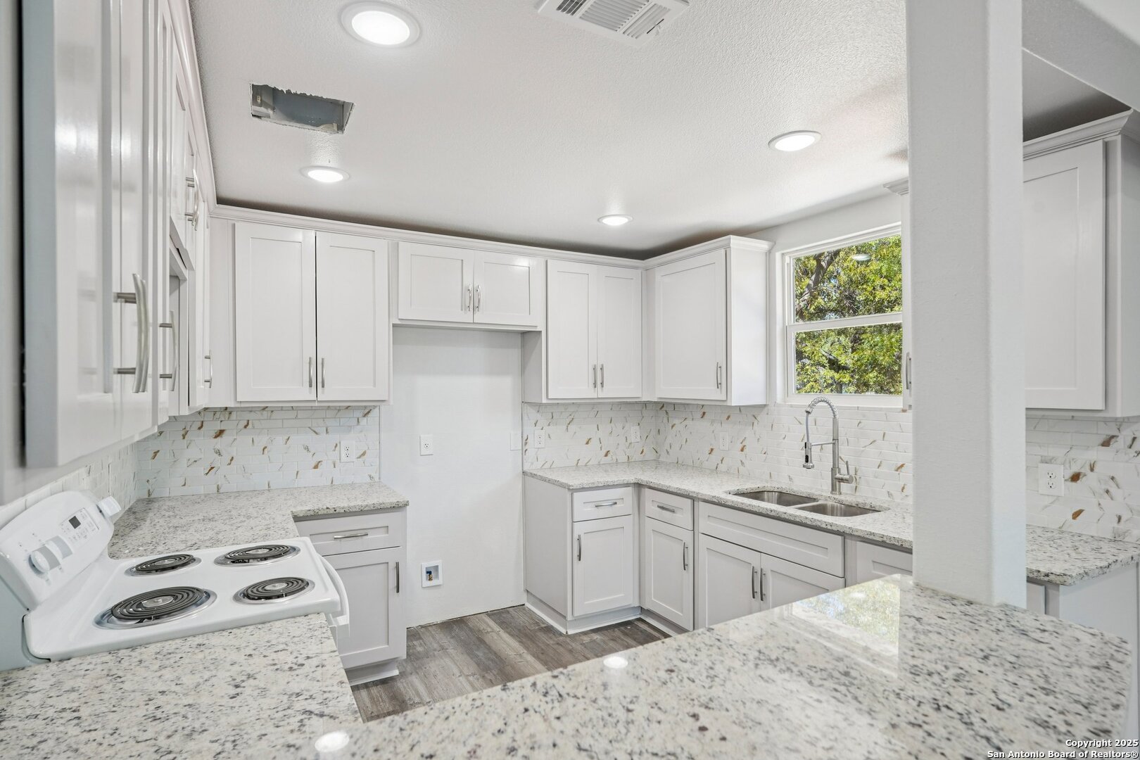 943 San Eduardo San Antonio TX 78237