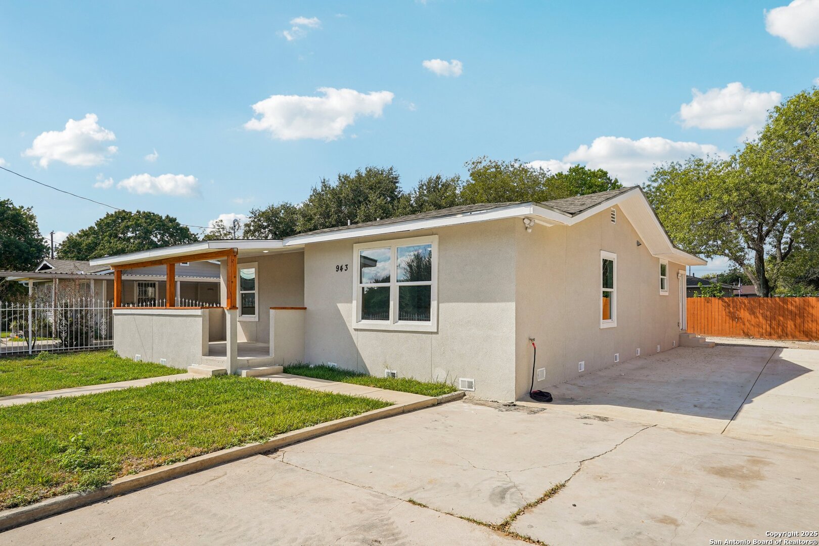 943 San Eduardo San Antonio TX 78237