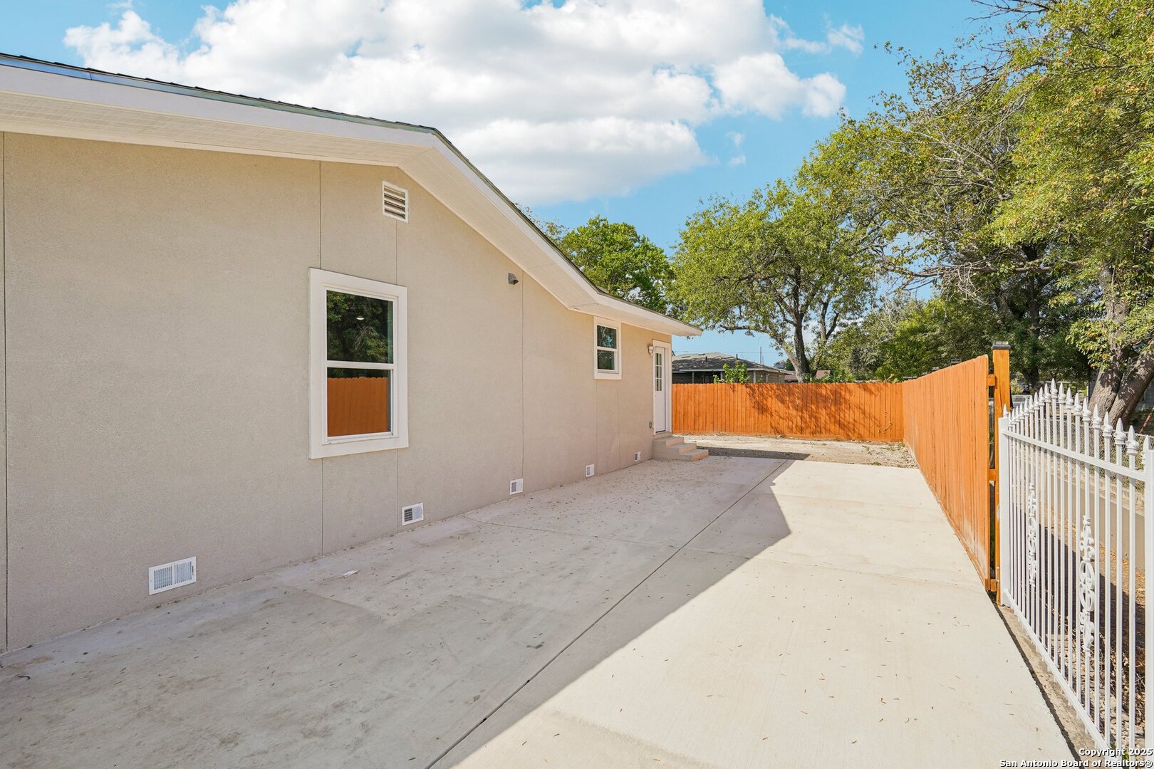 943 San Eduardo San Antonio TX 78237