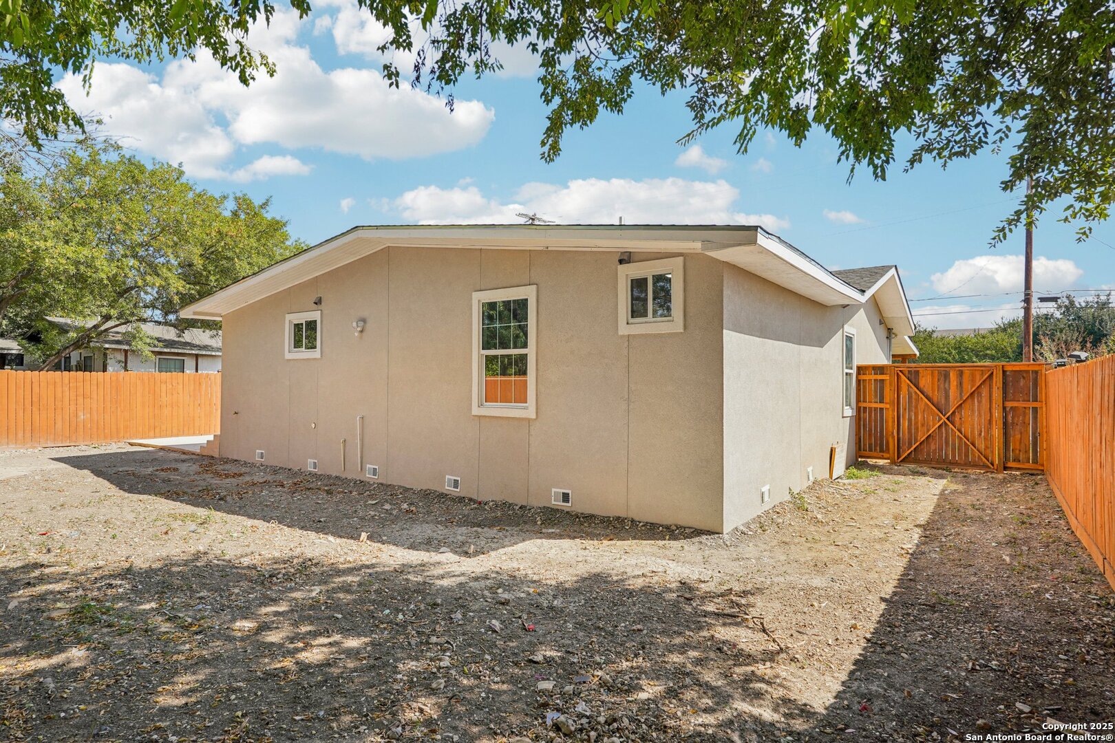 943 San Eduardo San Antonio TX 78237
