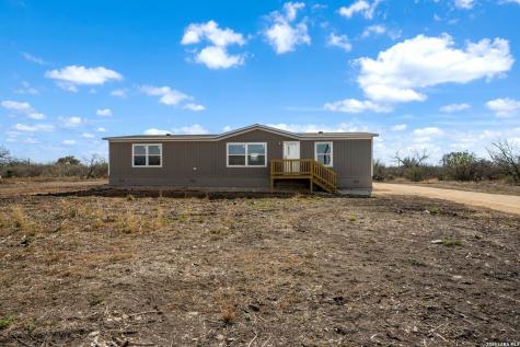 224 Private Road 4656 Hondo TX 78861