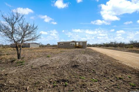 224 Private Road 4656 Hondo TX 78861