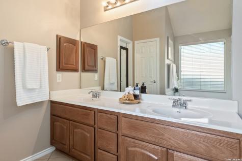 1716 Oak Wind New Braunfels TX 78132