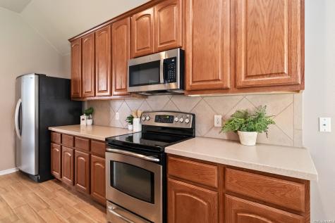 1716 Oak Wind New Braunfels TX 78132