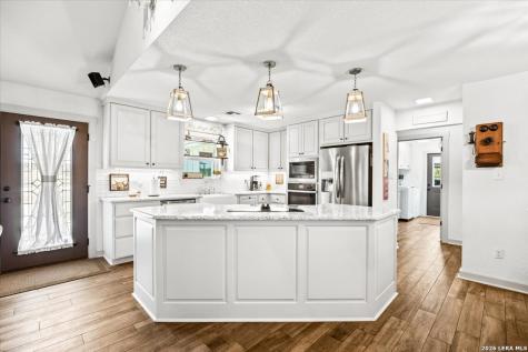 977 Private Road 1688 Moore TX 78057