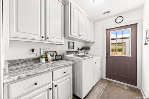 977 Private Road 1688 Moore TX 78057