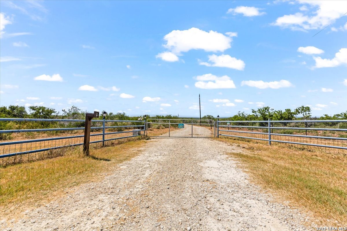 977 Private Road 1688 Moore TX 78057