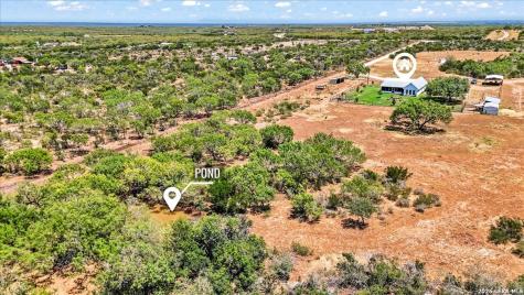 977 Private Road 1688 Moore TX 78057