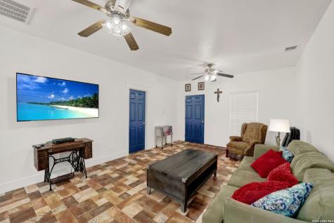 14805 Ladd Road Atascosa TX 78002