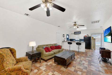 14805 Ladd Road Atascosa TX 78002