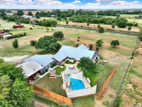14805 Ladd Road Atascosa TX 78002