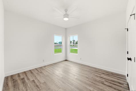 705 34th Street Hondo TX 78861