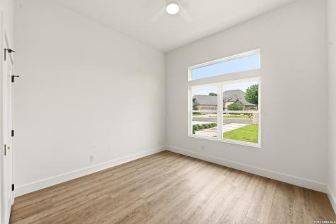 705 34th Street Hondo TX 78861