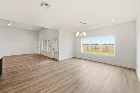 705 34th Street Hondo TX 78861