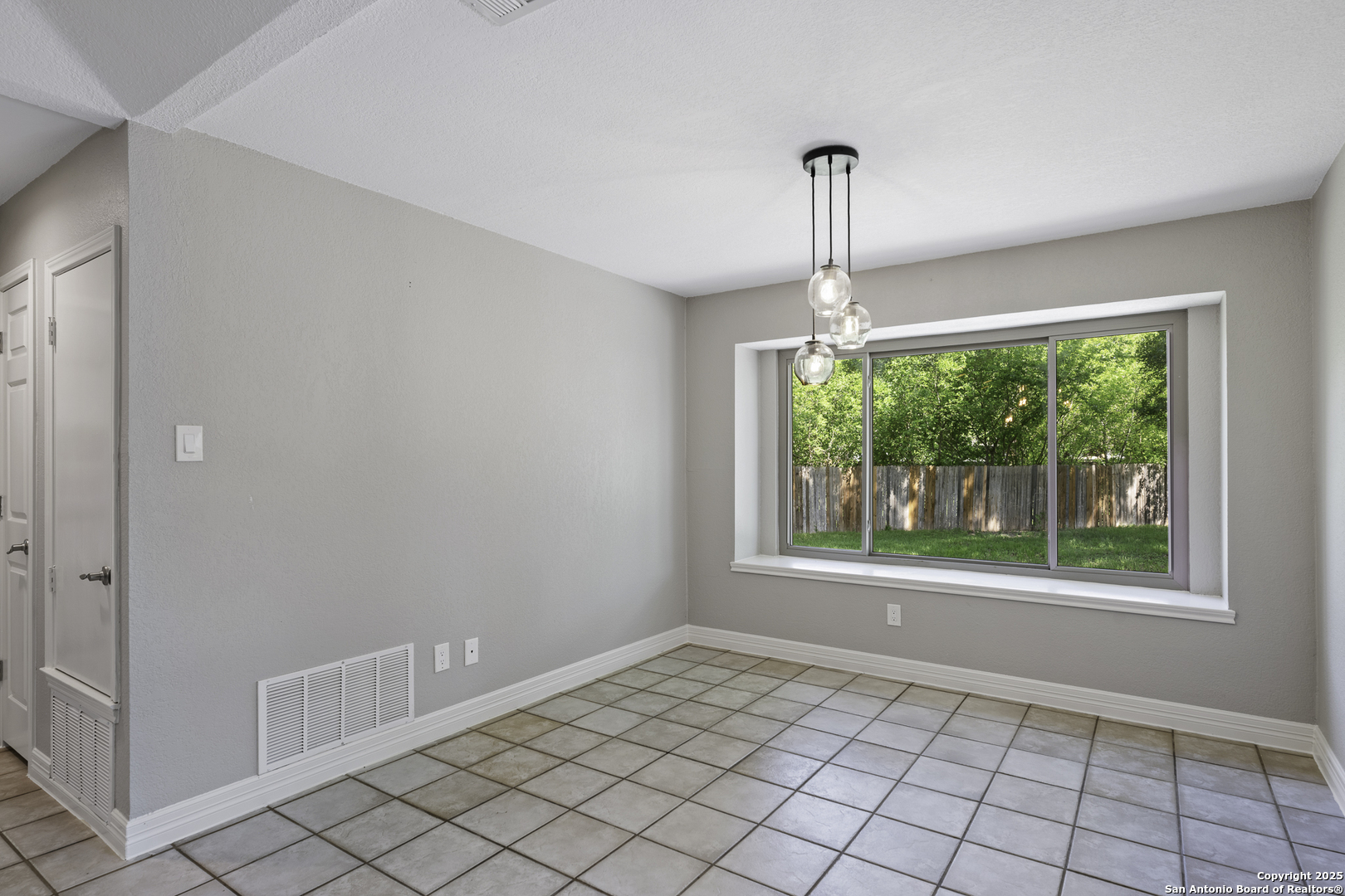 9400 Woodland Hills San Antonio TX 78250