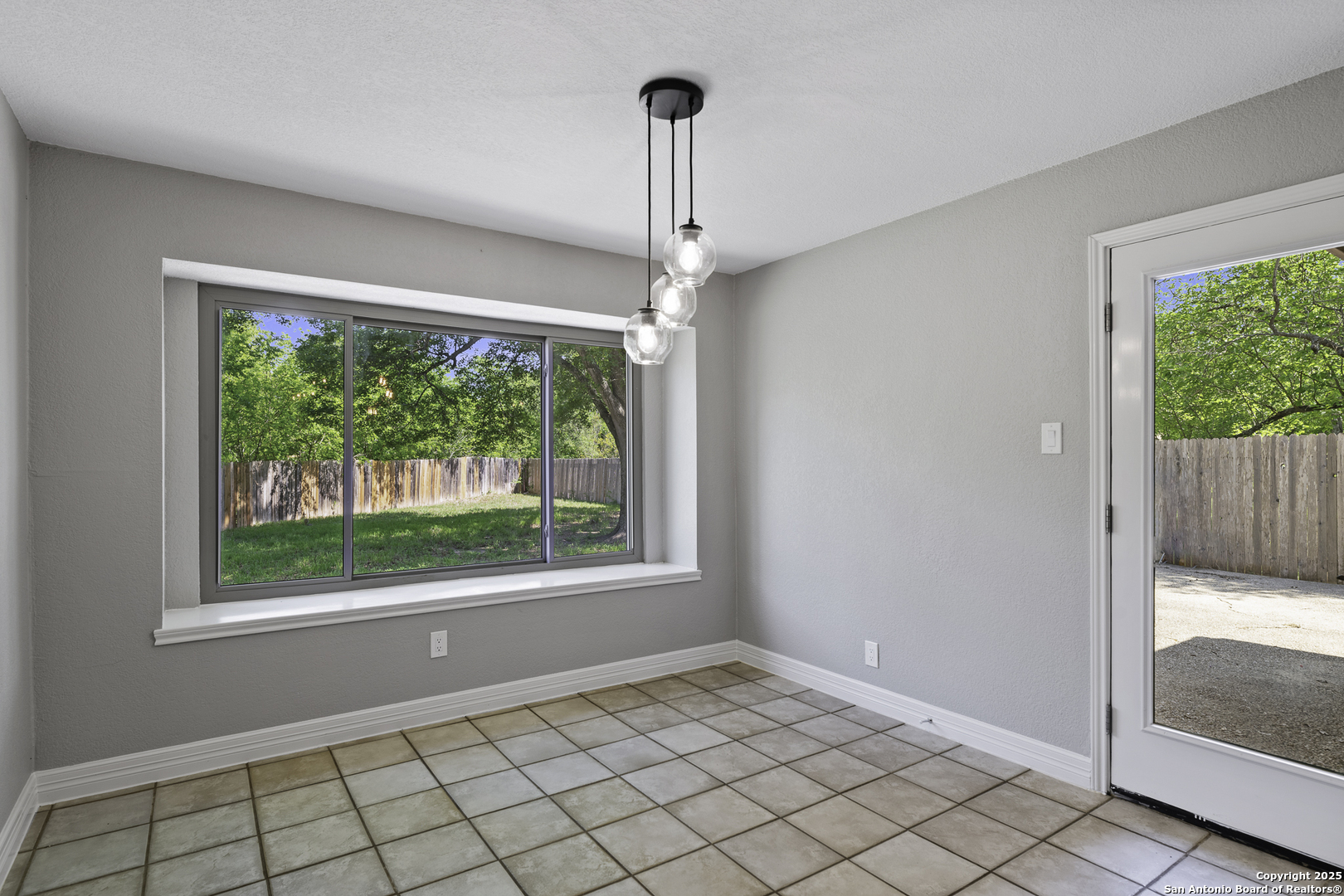 9400 Woodland Hills San Antonio TX 78250