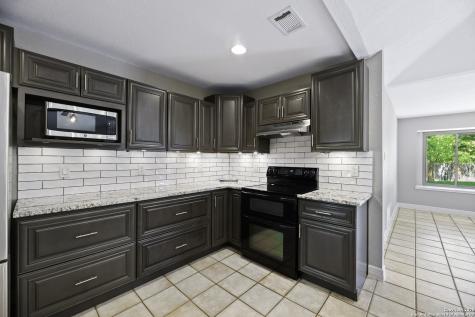 9400 Woodland Hills San Antonio TX 78250
