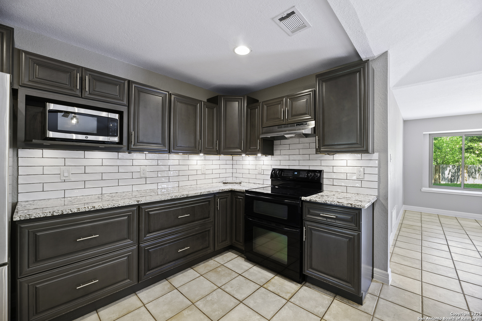 9400 Woodland Hills San Antonio TX 78250