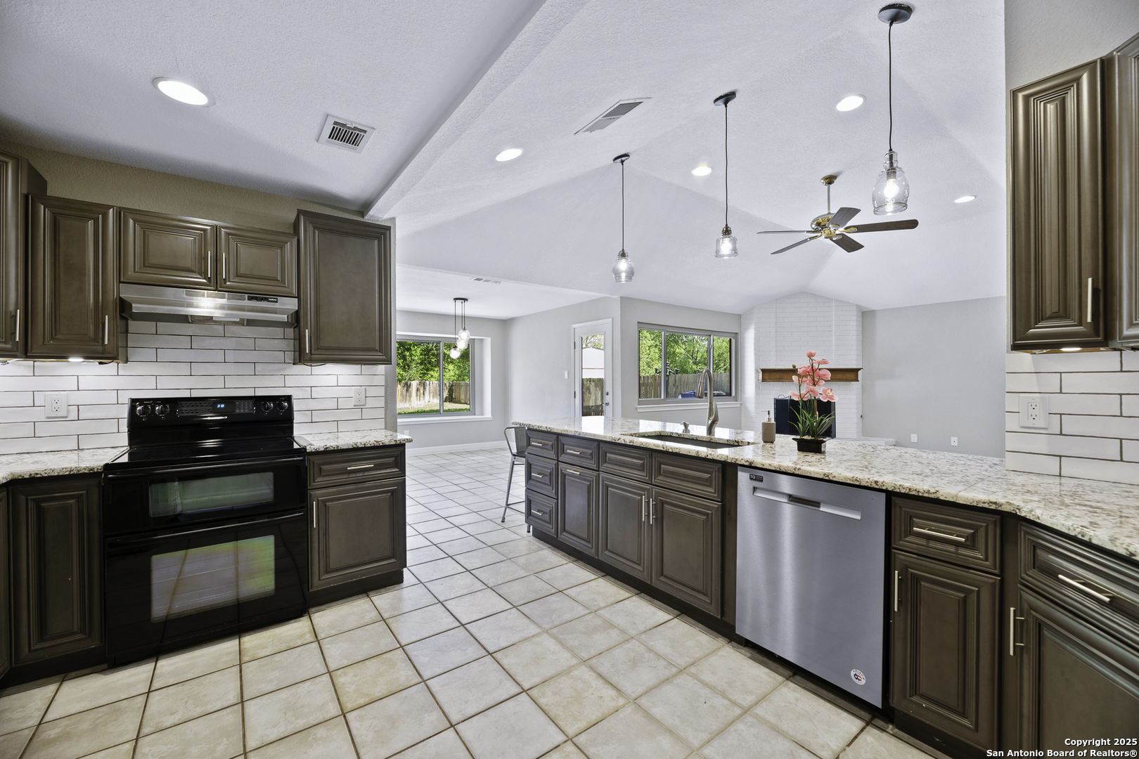 9400 Woodland Hills San Antonio TX 78250