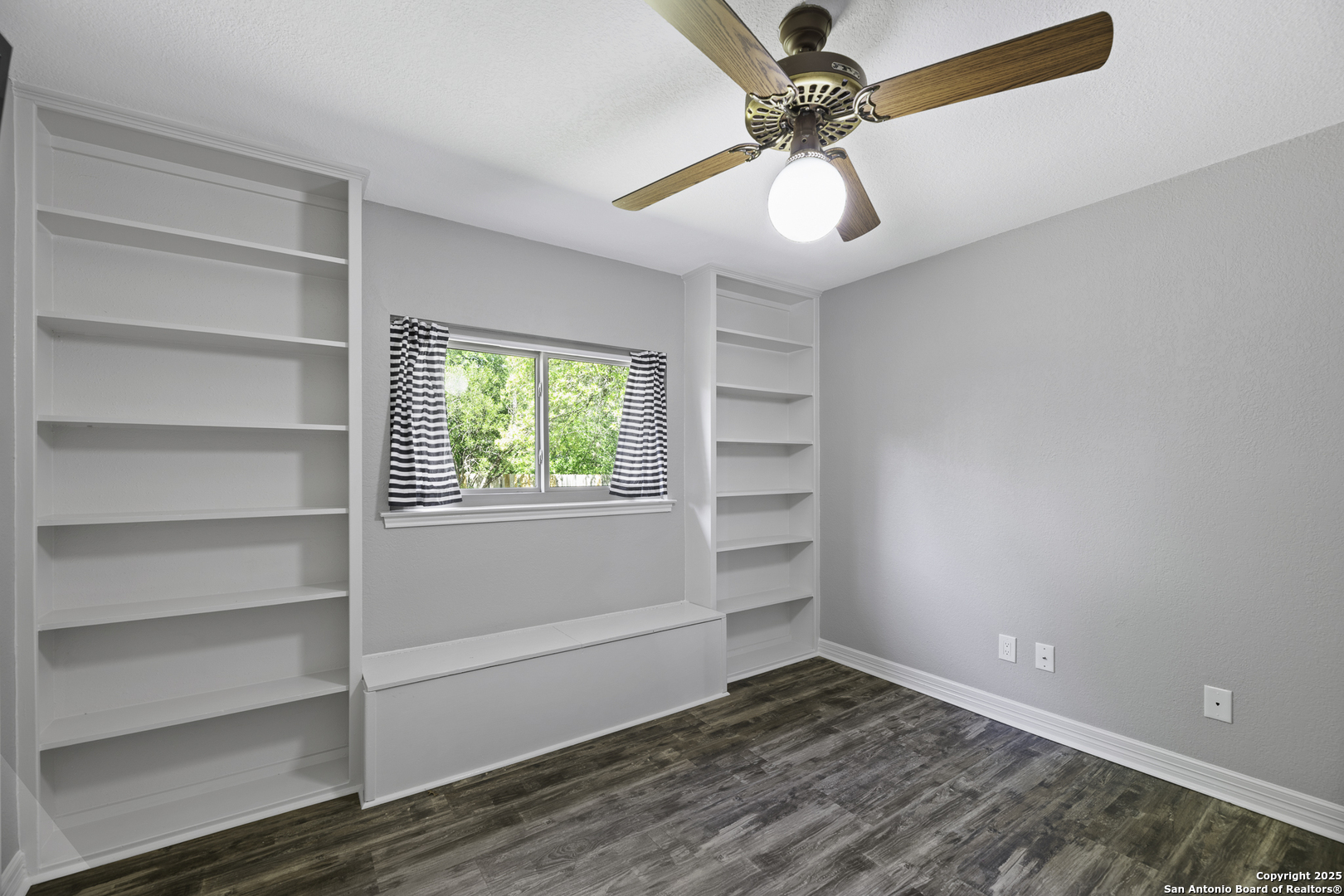 9400 Woodland Hills San Antonio TX 78250