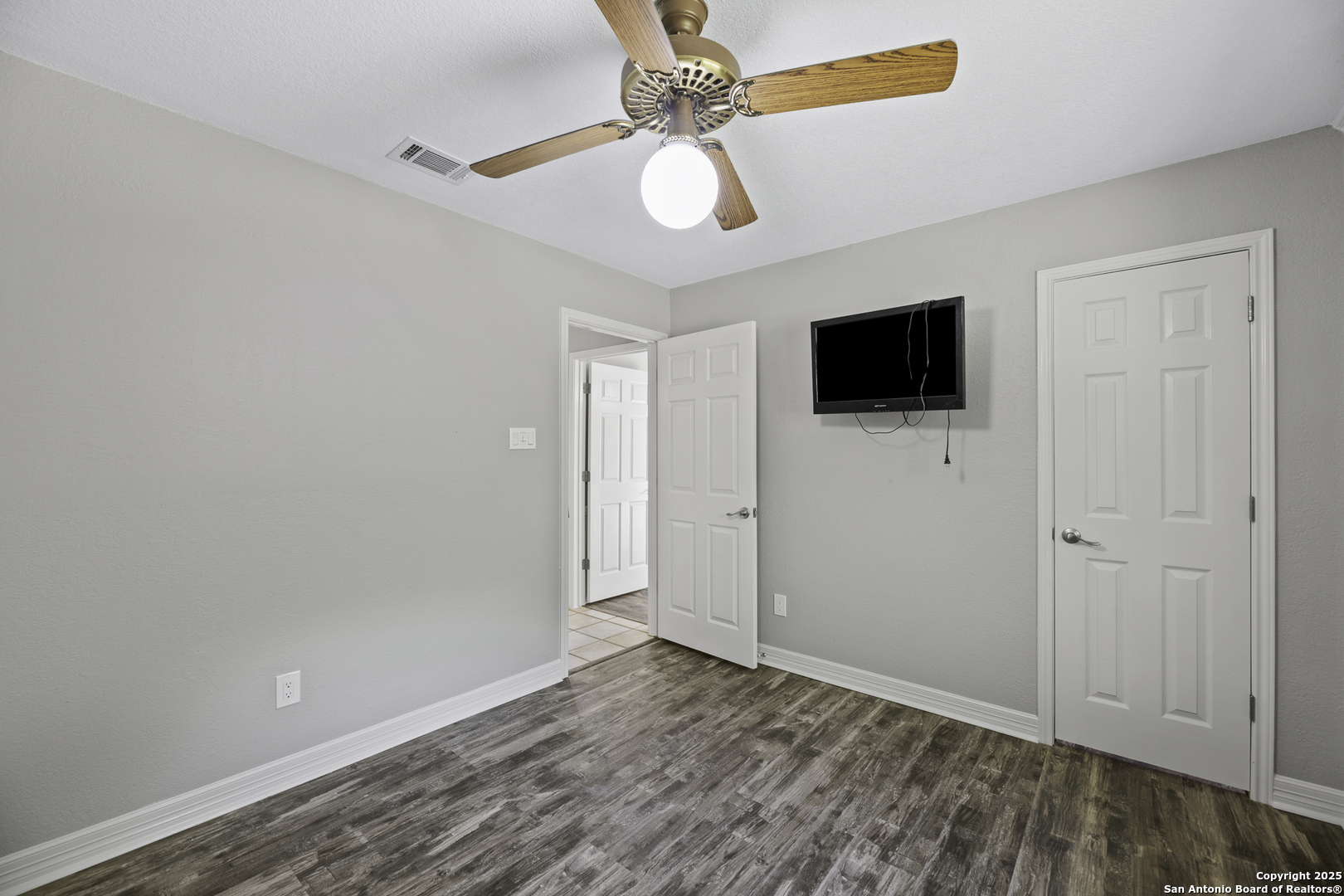9400 Woodland Hills San Antonio TX 78250