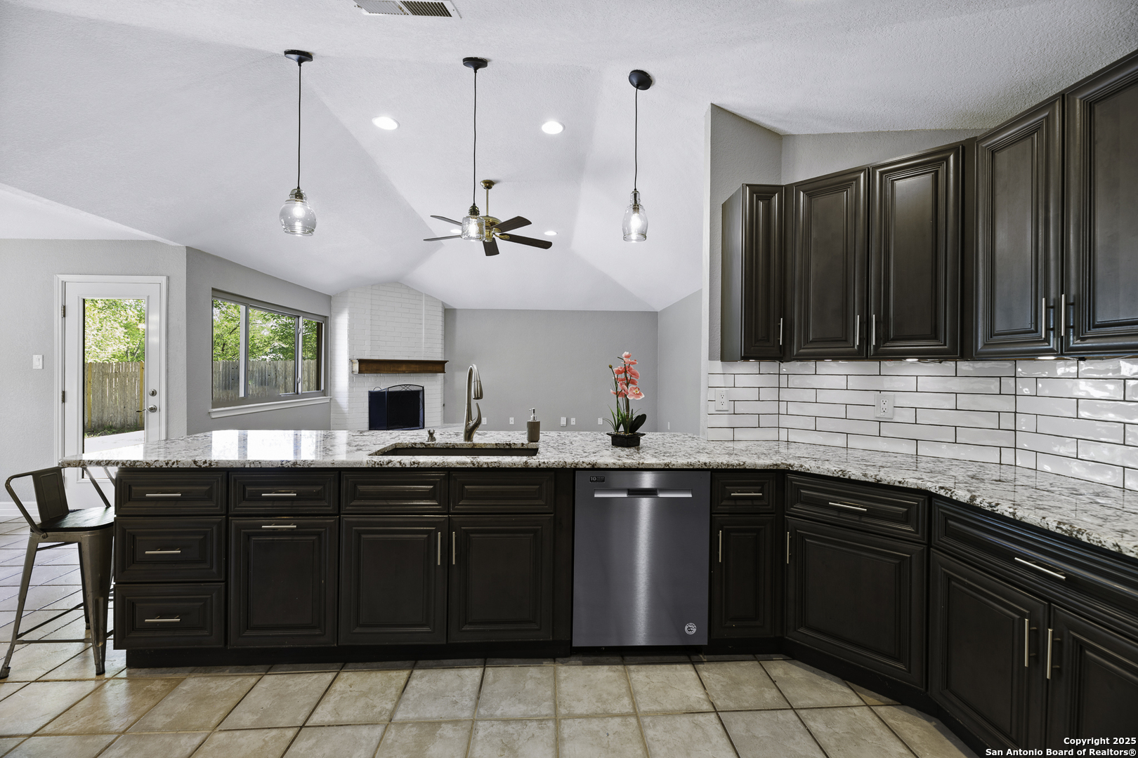 9400 Woodland Hills San Antonio TX 78250