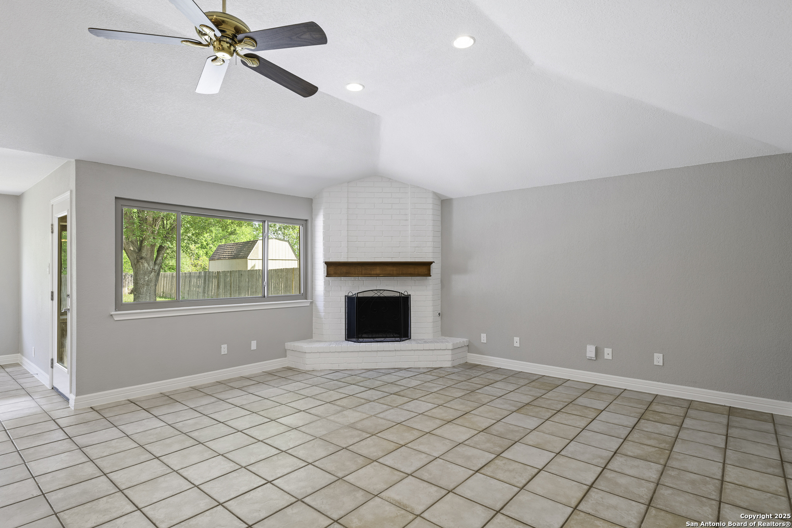 9400 Woodland Hills San Antonio TX 78250