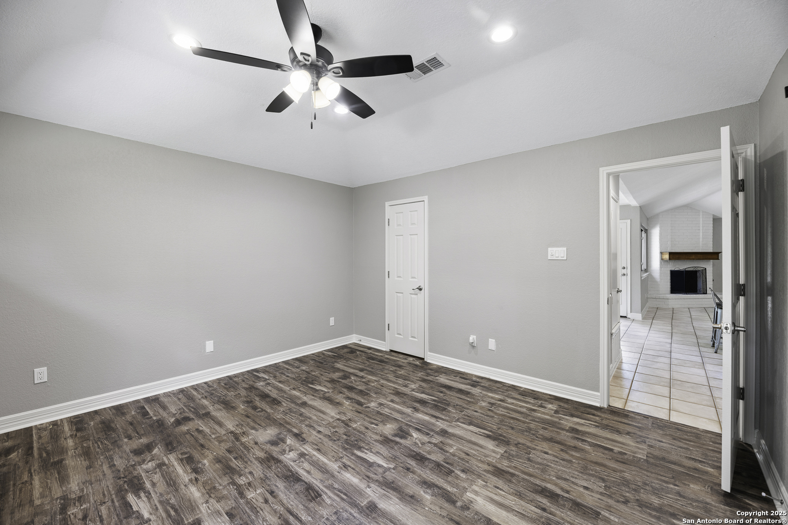 9400 Woodland Hills San Antonio TX 78250