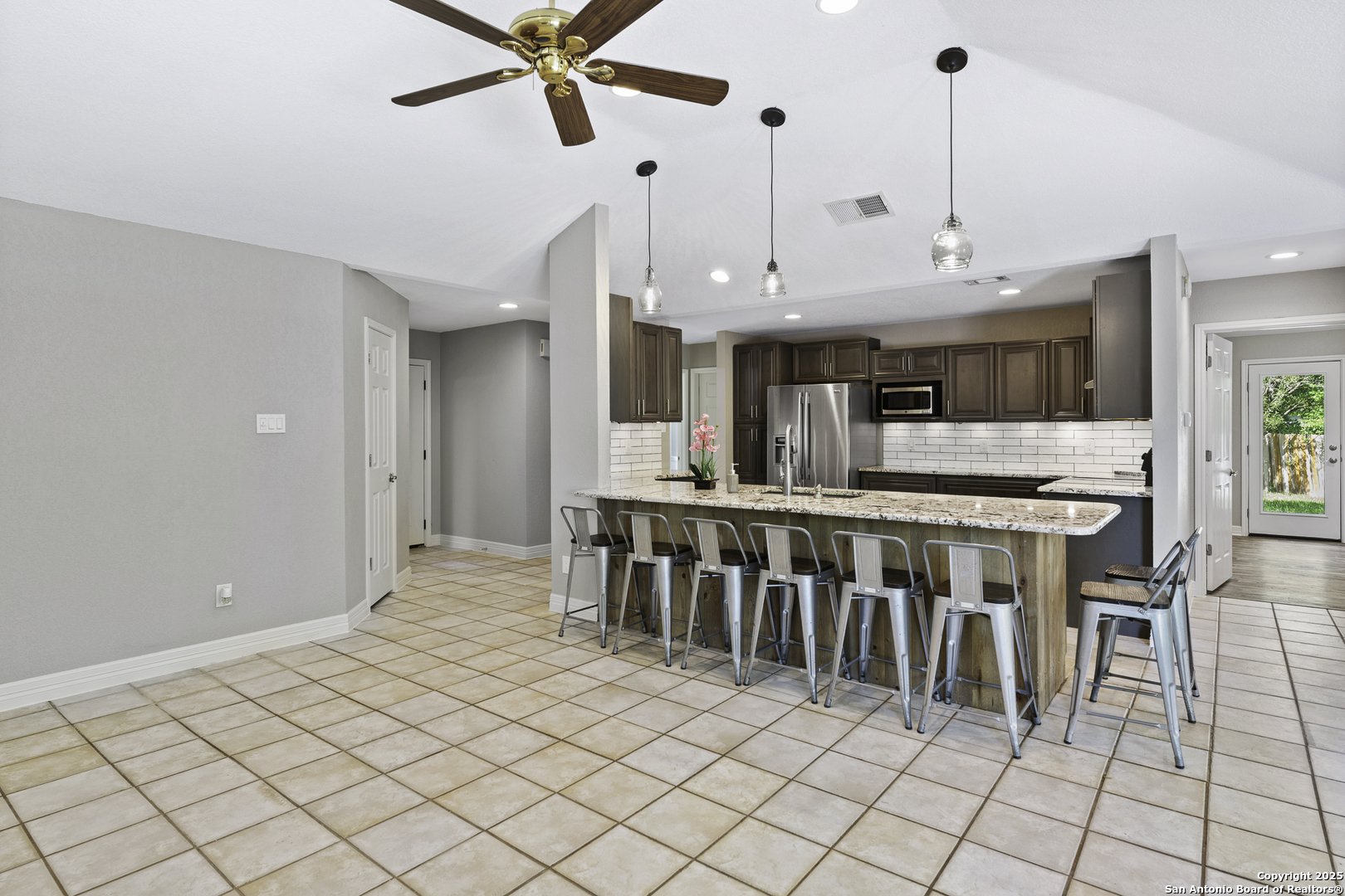 9400 Woodland Hills San Antonio TX 78250