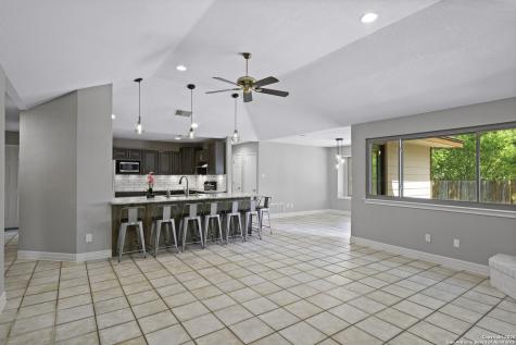 9400 Woodland Hills San Antonio TX 78250