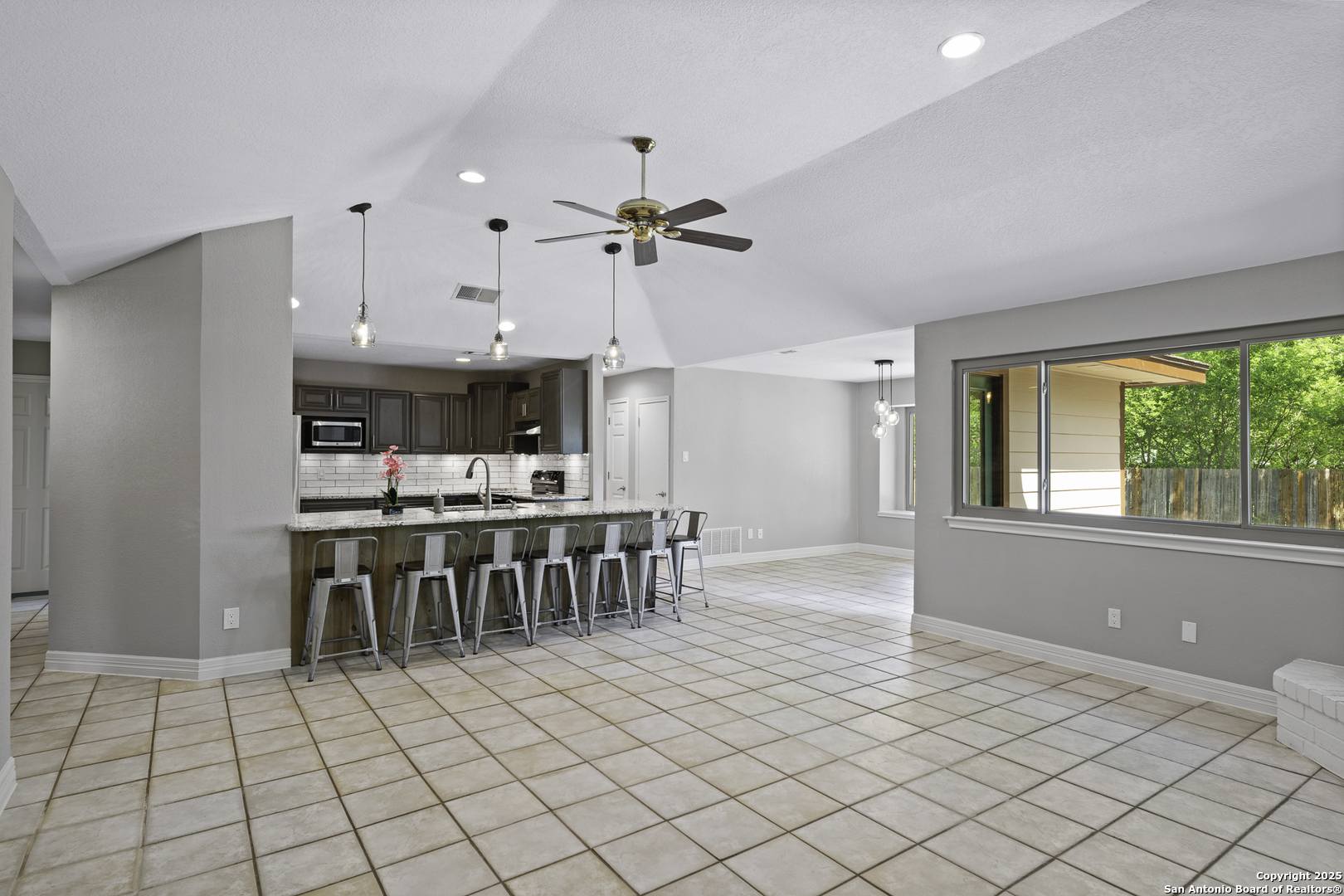 9400 Woodland Hills San Antonio TX 78250