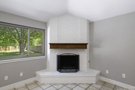 9400 Woodland Hills San Antonio TX 78250