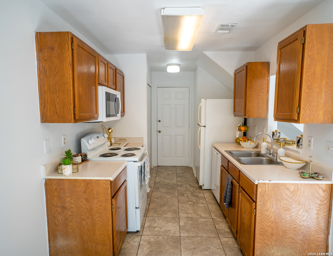 6014 Loch Maree San Antonio TX 78240