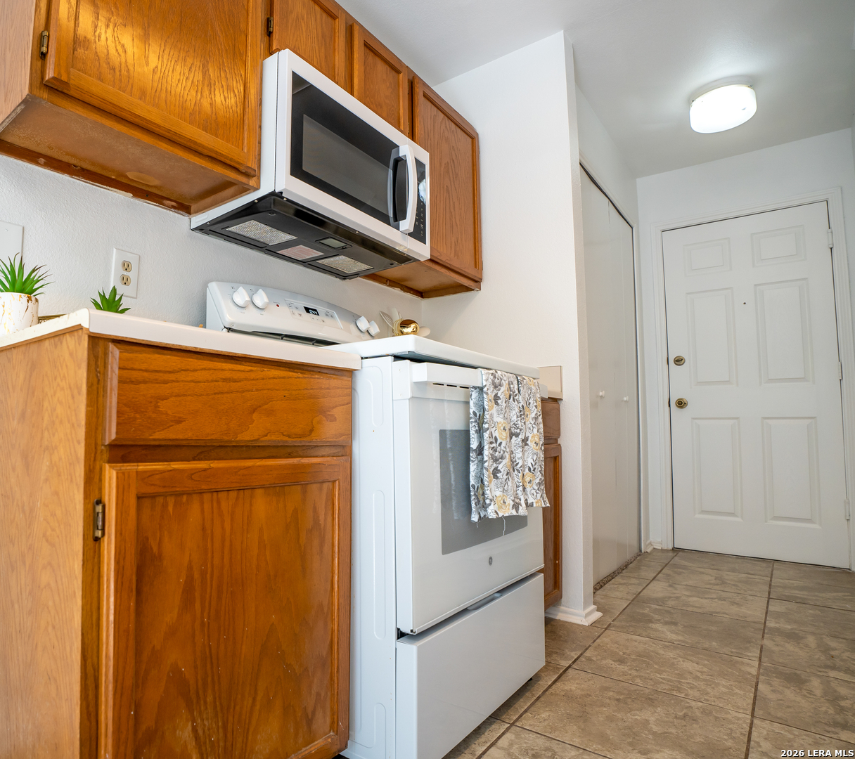 6014 Loch Maree San Antonio TX 78240