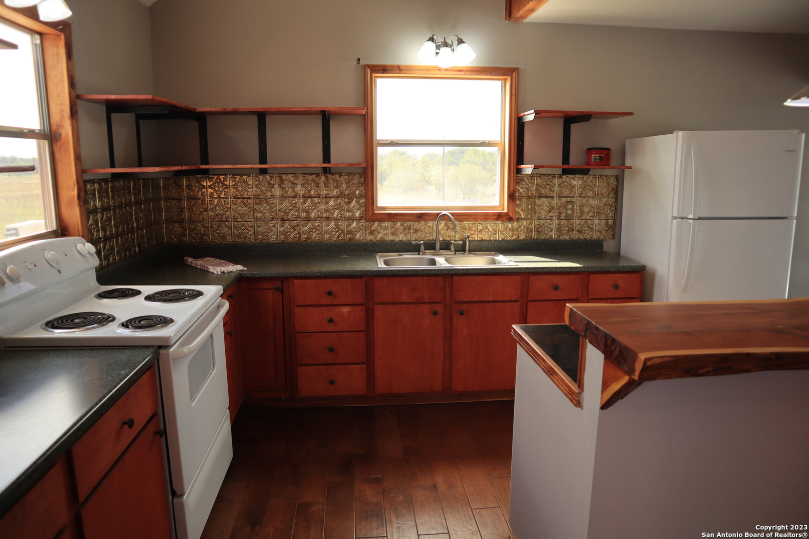 14949 Tx-16 N Medina TX 78055