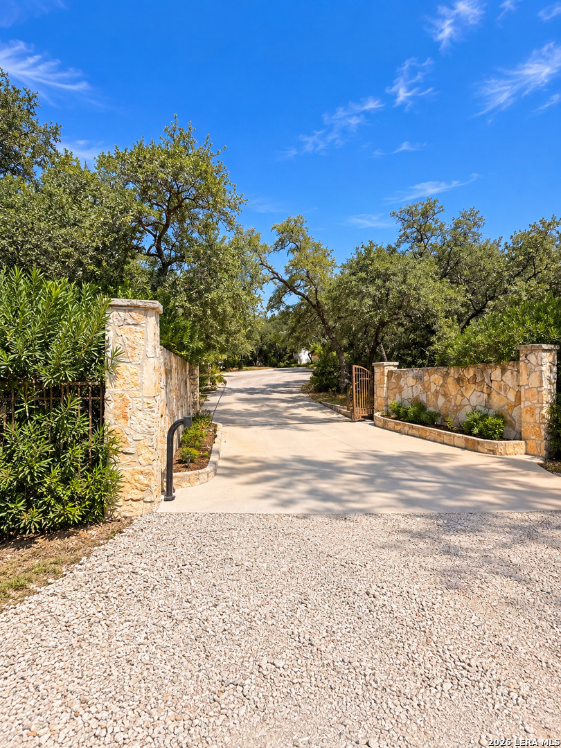 17631 Frank Madla Road Helotes TX 78023