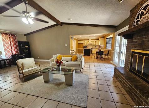 1648 Eastwood Drive Seguin TX 78155