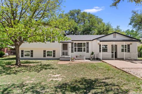 904 Country Road Blanco TX 78606