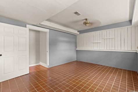 904 Country Road Blanco TX 78606