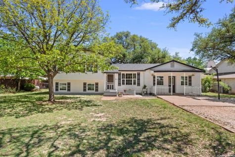 904 Country Road Blanco TX 78606
