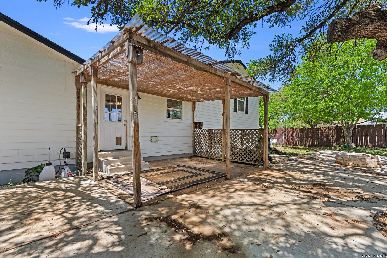904 Country Road Blanco TX 78606