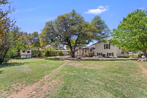 904 Country Road Blanco TX 78606