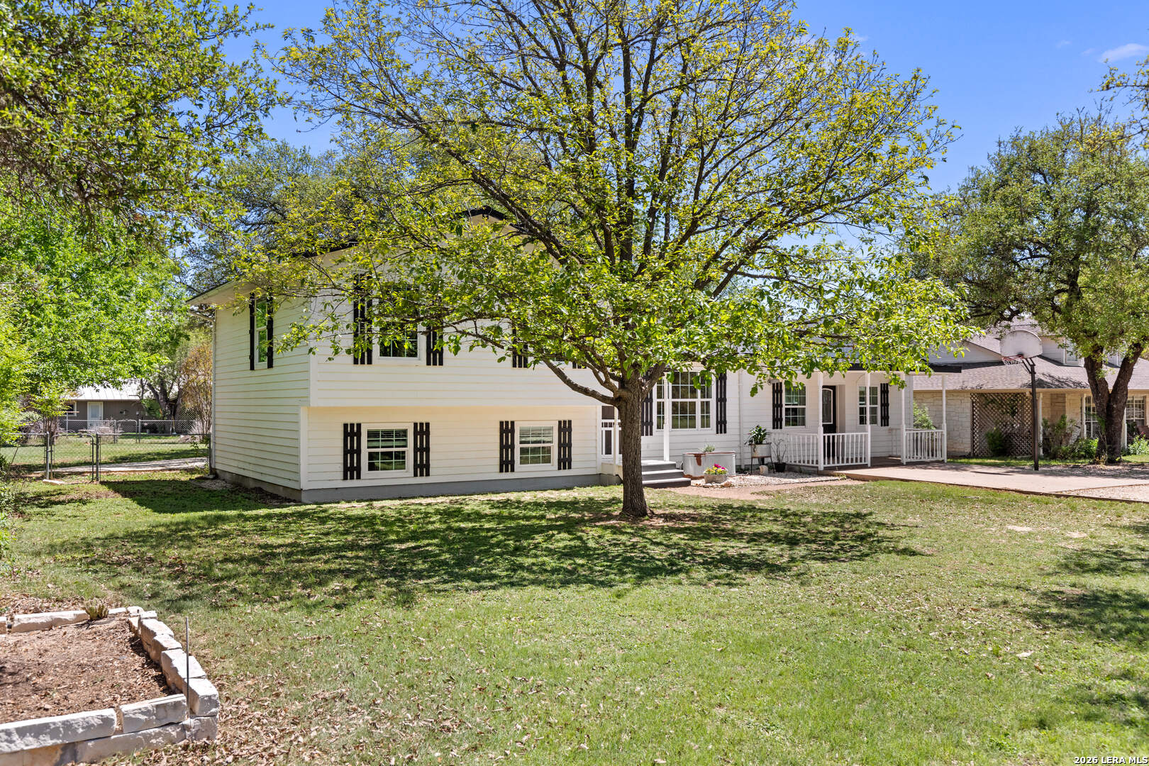 904 Country Road Blanco TX 78606