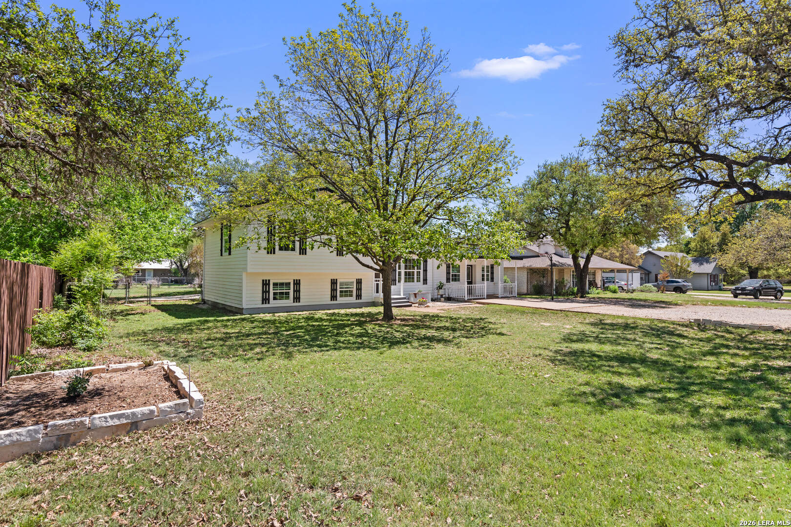 904 Country Road Blanco TX 78606