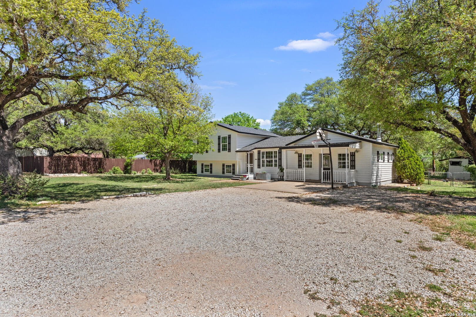 904 Country Road Blanco TX 78606