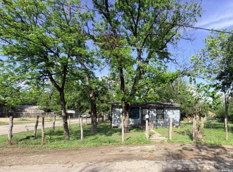 500 Margarita Street Uvalde TX 78801