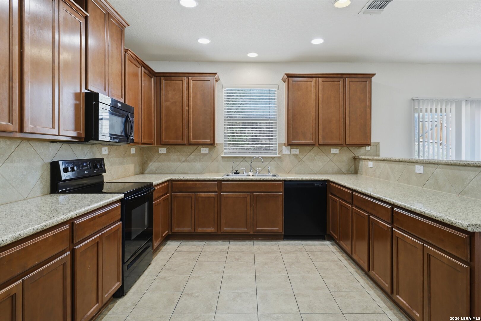 7121 Avery Live Oak TX 78233