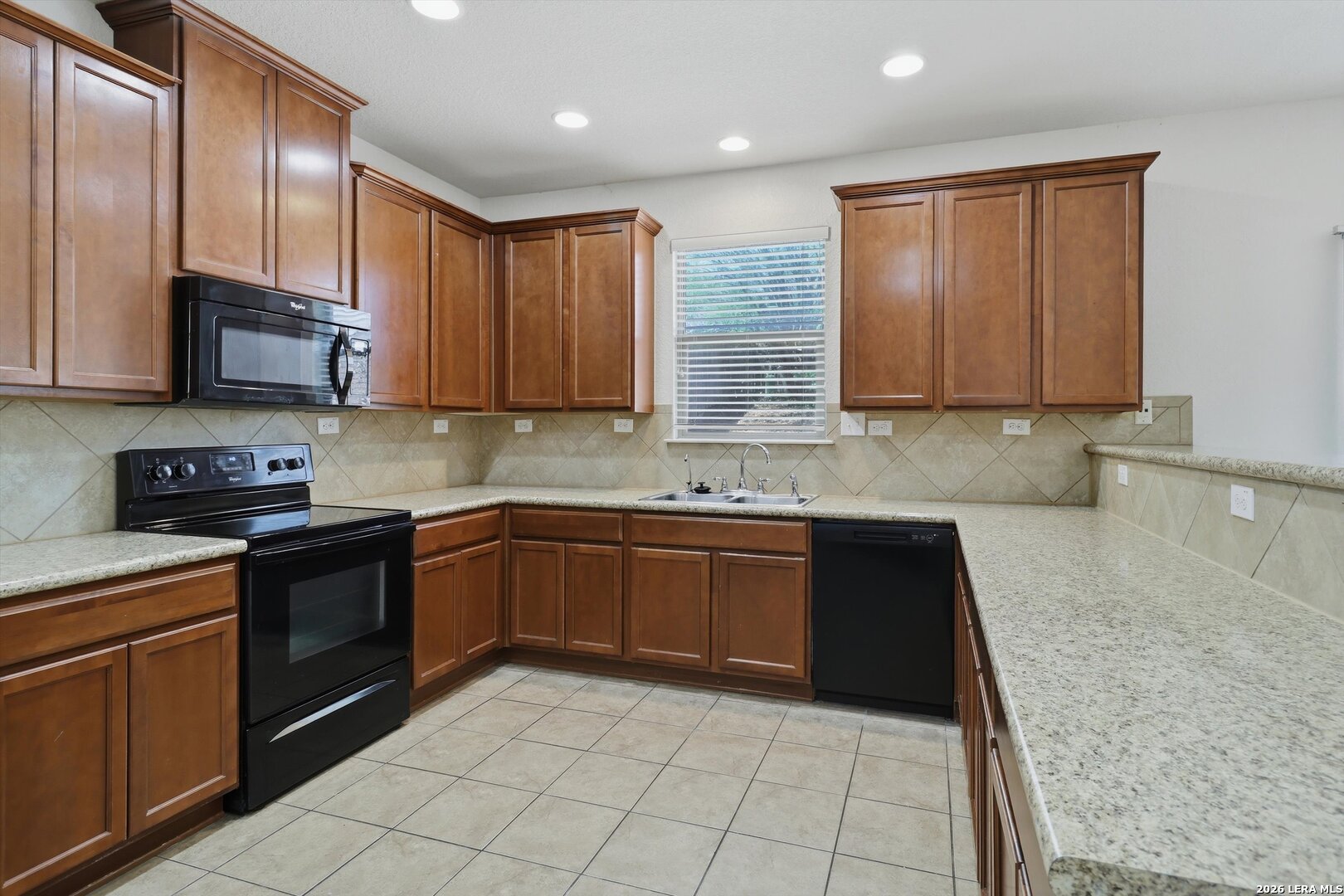 7121 Avery Live Oak TX 78233