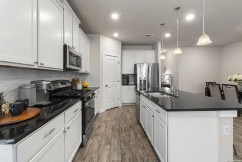 6211 Fox Peak Drive San Antonio TX 78247